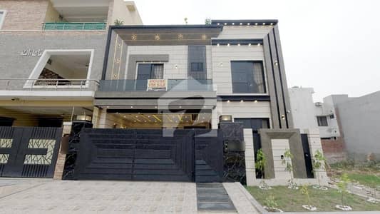 House Of 10 Marla Is Available For Sale In LDA Avenue - Block J, Lahore