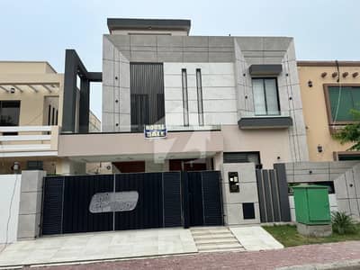 10 MARLA BEAUTIFUL HOUSE FOR SALE IN SHAHEEN BLOCK SECTOR B BAHRIA TOWN LAHORE