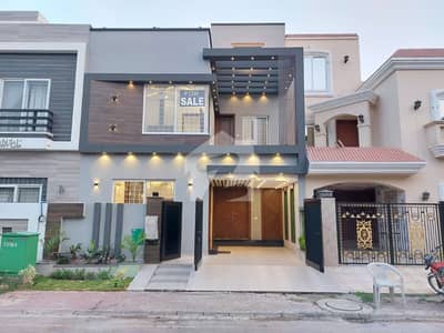 5 MARLA BEAUTIFUL HOUSE FOR SALE IN JINNAH BLOCK SECTOR E BAHRIA TOWN LAHORE