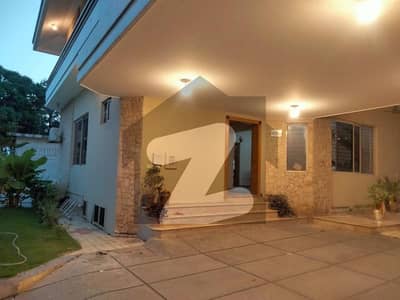 "Luxury Living: Margalla-Facing 7 Bed, 7 Bath House With Dual Gates In F-10/3"