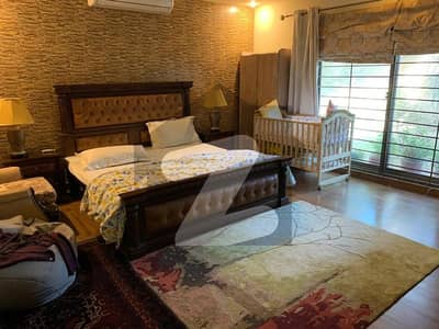 ایف ۔ 8 اسلام آباد میں 8 کمروں کا 4 کنال مکان 65.0 کروڑ میں برائے فروخت۔