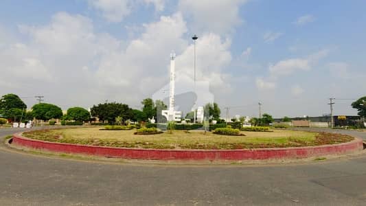 10 MARLA IDEAL LOCATION PLOT FOR SALE IN F3 BLOCK