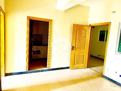ایف ۔ 17 اسلام آباد میں 1 کمرے کا 2 مرلہ فلیٹ 43.0 لاکھ میں برائے فروخت۔