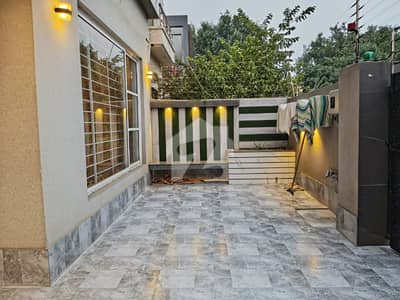 10 Marla Slightly Used House For Sale In IRIS Block Sector C Bahria Town Lahore 10 Marla Slightly Used House For Sale In IRIS Block Sector C Bahria Town Lahore
