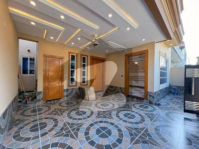 7 MARLA DESIGNER HOUSE FOR SALE