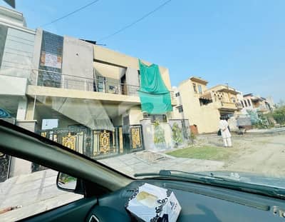 ایل ڈی اے ایوینیو لاہور میں 7 کمروں کا 10 مرلہ مکان 3.1 کروڑ میں برائے فروخت۔ ایل ڈی اے ایوینیو لاہور میں 7 کمروں کا 10 مرلہ مکان 3.1 کروڑ میں برائے فروخت۔