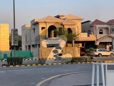 1 KANAL GREY STRUCTURE IN MAIN BOULEVARD DHA RAHBAR WITH BASMENT