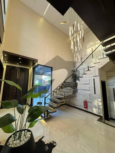 01 KANAL AESTHETICALLY DESIGNED HOUSE FOR SALE IN DHA PHASE 7