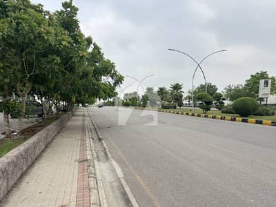 10 Marla Plot Available For Sale In Prime Location