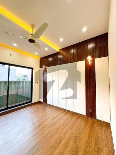 10 MARLA BRAND NEW FULL HOUSE FOR RENT IN DHA PHASE 8 EX AIR AVENUE. . . 10 MARLA BRAND NEW FULL HOUSE FOR RENT IN DHA PHASE 8 EX AIR AVENUE. . .