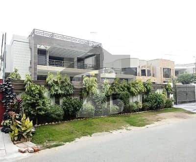 کیولری گراؤنڈ لاہور میں 4 کمروں کا 10 مرلہ مکان 4.75 کروڑ میں برائے فروخت۔