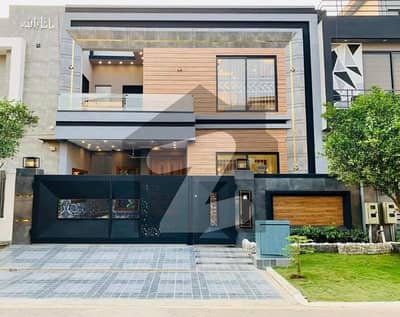 10 Marla Luxurious Modern Elevation House For Sale In ParkViewCity Lahore 10 Marla Luxurious Modern Elevation House For Sale In ParkViewCity Lahore