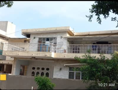 21 Marla Old House Available For Sale At Resonable Price From Market In Main Cantt.