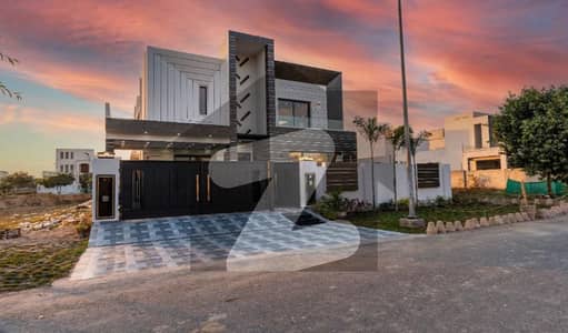 1 Kanal Beautiful Unique Modern Designed House With Luxury In DHA Phase 7