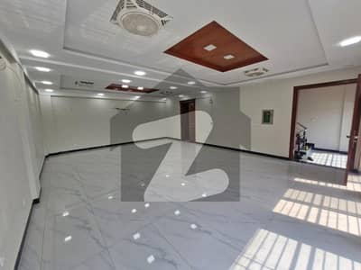 خیابانِ امین لاہور میں 4 مرلہ Studio عمارت 2.2 لاکھ میں کرایہ پر دستیاب ہے۔