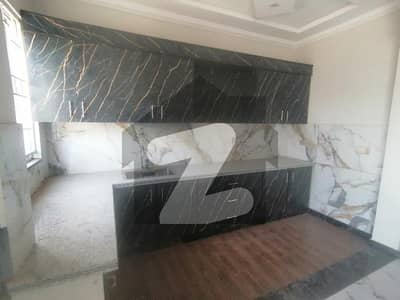 ایم ڈی اے کو - آپریٹو ہاؤسنگ سکیم ملتان میں 6 کمروں کا 1 کنال مکان 8.1 کروڑ میں برائے فروخت۔ ایم ڈی اے کو - آپریٹو ہاؤسنگ سکیم ملتان میں 6 کمروں کا 1 کنال مکان 8.1 کروڑ میں برائے فروخت۔