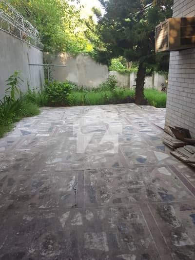 ایف ۔ 7 اسلام آباد میں 5 کمروں کا 2 کنال مکان 45.0 کروڑ میں برائے فروخت۔