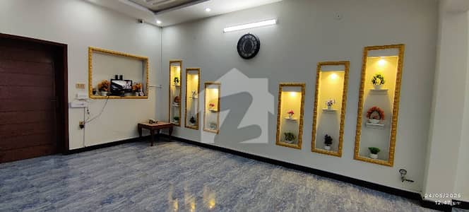 ایف ۔ 17 اسلام آباد میں 7 کمروں کا 8 مرلہ مکان 2.8 کروڑ میں برائے فروخت۔