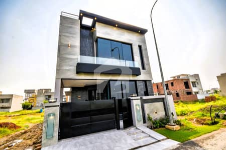 ڈی ایچ اے فیز 6 ڈیفنس (ڈی ایچ اے),لاہور میں 3 کمروں کا 5 مرلہ مکان 2.49 کروڑ میں برائے فروخت۔
