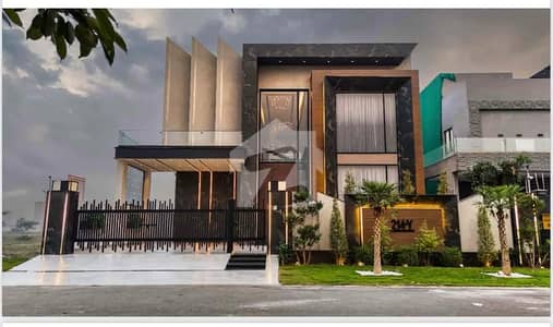 100% ORIGNAL KANAL EYE CATCHING SUPERB LUXURY BUNGALOW FOR SALE ON TOP LOCATION