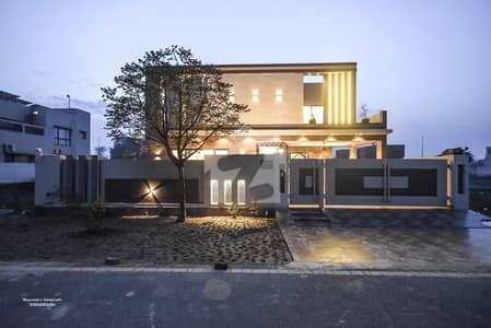 PHASE 8 10 MARLA BEAUTIFUL HOUSE FOR SALE PHASE 8 10 MARLA BEAUTIFUL HOUSE FOR SALE