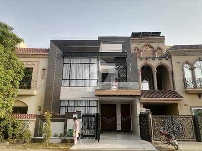 بحریہ ٹاؤن ۔ بلاک اے اے بحریہ ٹاؤن سیکٹرڈی,بحریہ ٹاؤن,لاہور میں 3 کمروں کا 5 مرلہ مکان 3.25 کروڑ میں برائے فروخت۔