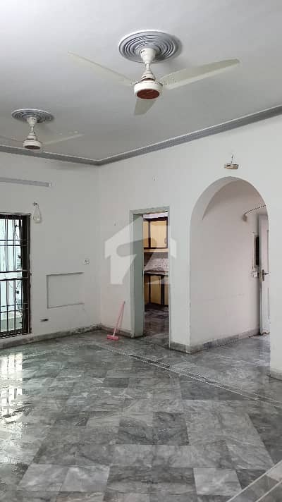 10 M Upper Portion 3 Bed Room - Wapda Town, F2.