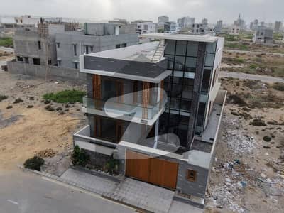 ڈی ایچ اے فیز 8 ڈی ایچ اے ڈیفینس,کراچی میں 4 کمروں کا 12 مرلہ مکان 13.75 کروڑ میں برائے فروخت۔