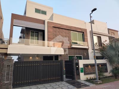 بحریہ ٹاؤن - طلحہ بلاک بحریہ ٹاؤن سیکٹر ای,بحریہ ٹاؤن,لاہور میں 5 کمروں کا 10 مرلہ مکان 3.85 کروڑ میں برائے فروخت۔