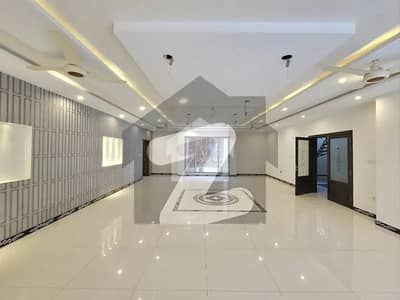 20 MARLA HOUSE FOR RENT IN DHA PHASE 5 WITH FULL BASEMENT
