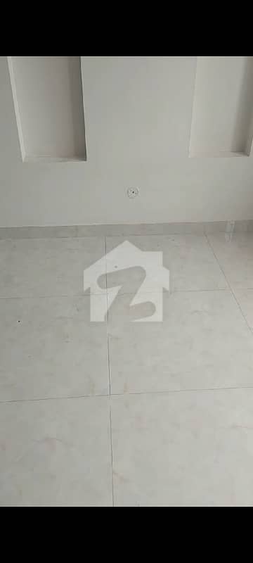 8 Marla 3 Bedroom K Sath Ground Floor Flat Available For Rent In Habib Rafeeq Project .