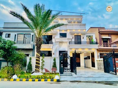 سٹی ہاؤسنگ سوسائٹی گوجرانوالہ میں 6 کمروں کا 10 مرلہ مکان 5.0 کروڑ میں برائے فروخت۔