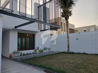 666 YARDS RENOVATED BUNGALOW FOR SALE DHA PHASE 8