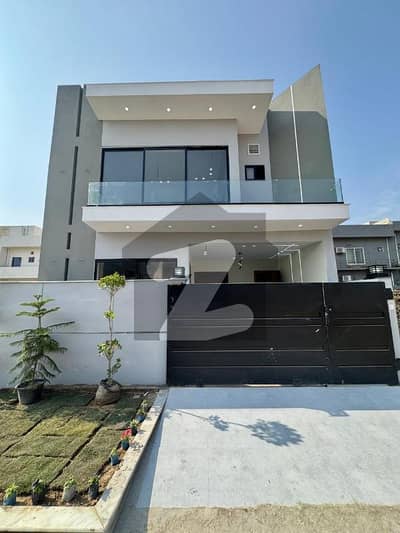 B 17 F Block 5Marla Brand New House For Sale Designer House