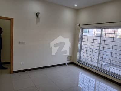 ای ۔ 11 اسلام آباد میں 3 کمروں کا 16 مرلہ زیریں پورشن 1.5 لاکھ میں کرایہ پر دستیاب ہے۔ ای ۔ 11 اسلام آباد میں 3 کمروں کا 16 مرلہ زیریں پورشن 1.5 لاکھ میں کرایہ پر دستیاب ہے۔