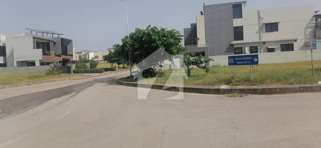CORNER 30 MARLA PLOT IS AVAILABLE FOR SALE IN BAHRIA HAMLET