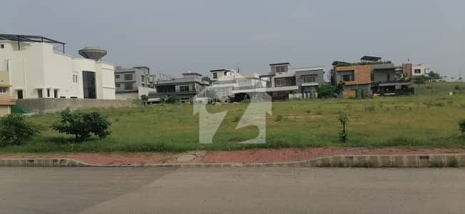 21 MARLA BOULEVARD SOLID PLOT FOR SALE ON PRIME LOCATION IN BLOCK P