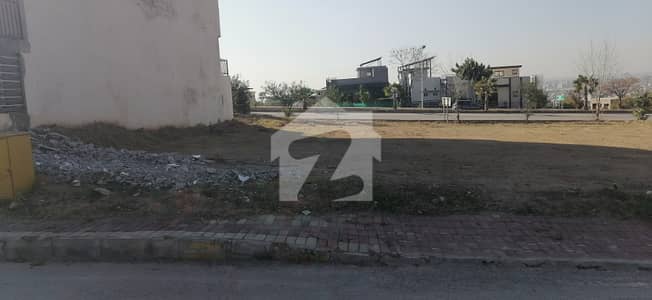 14 MARLA STREET CORNER BOULEVARD BACK OPEN PLOT FOR SALE IN BLOCK - G 14 MARLA STREET CORNER BOULEVARD BACK OPEN PLOT FOR SALE IN BLOCK - G