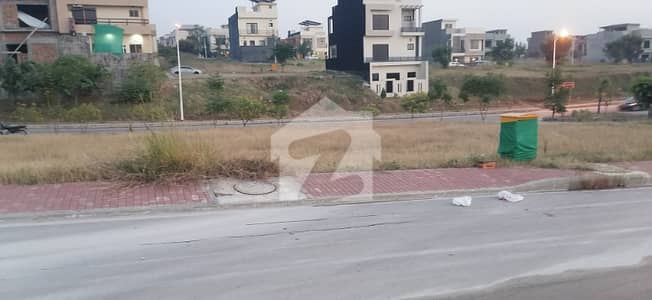 BOULEVARD BACK OPEN 5 MARLA PLOT FOR SALE IN BLOCK-M BOULEVARD BACK OPEN 5 MARLA PLOT FOR SALE IN BLOCK-M