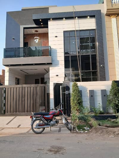 05-Marla Brand New House For Sale SUPER PRIME Location