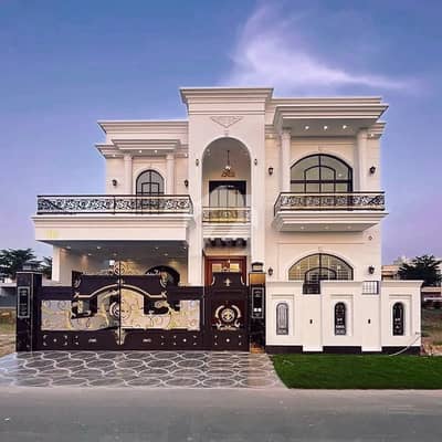 ڈی ایچ اے فیز 7 - بلاک وائے فیز 7,ڈیفنس (ڈی ایچ اے),لاہور میں 4 کمروں کا 10 مرلہ مکان 4.25 کروڑ میں برائے فروخت۔