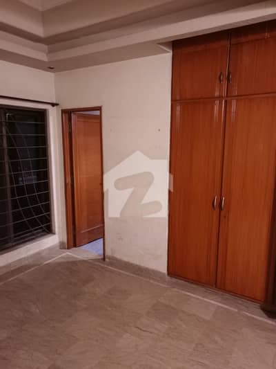 10 MARLA BEST LOCATION 1ST FLOOR AVAILABLE FOR RENT IN WAPDA TOWN