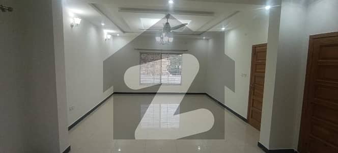 1 KANAL DOUBLE STOREY HOUSE FOR SALE 1 KANAL DOUBLE STOREY HOUSE FOR SALE