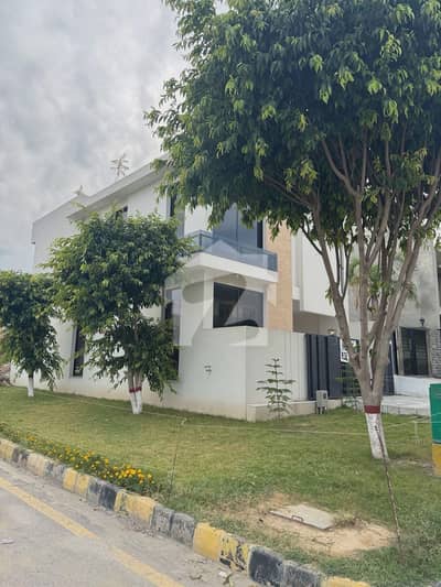 Get An Attractive House In B-17 Under Rs. 27000000