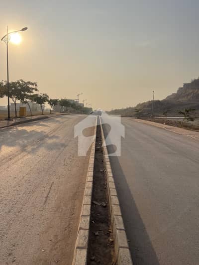 Ideally Located Kanal Facing Plot Available For Sale