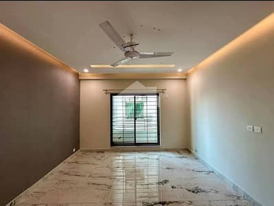 10 MARLA 3 BED FLAT REASONABLE PRICE AVAILABLE FOR SALE WITH GAS IN ASKARI 11 SEC D