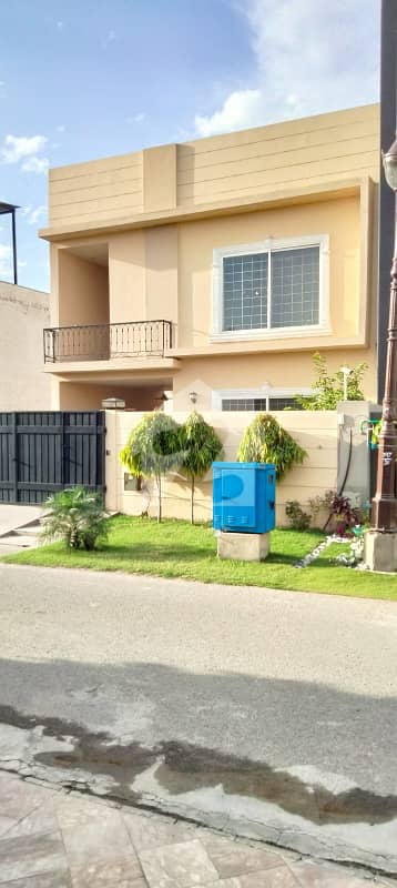 12 Marla Used House for Sale in Lake City Lahore