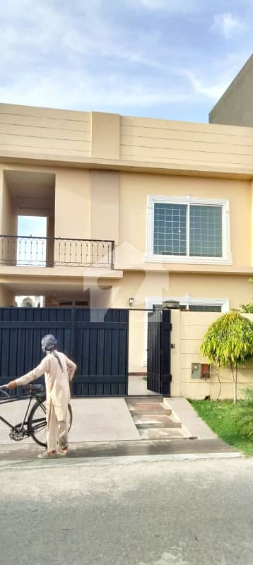 12 Marla Used House For Sale In Lake City Lahore