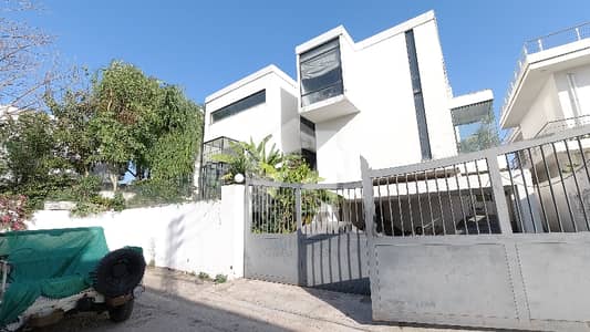 Fully Furnished Ideal 28 Marla House Available In Bani Gala, Bani Gala