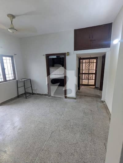2 bedrooms & 2 bathrooms TV lounge kitchen